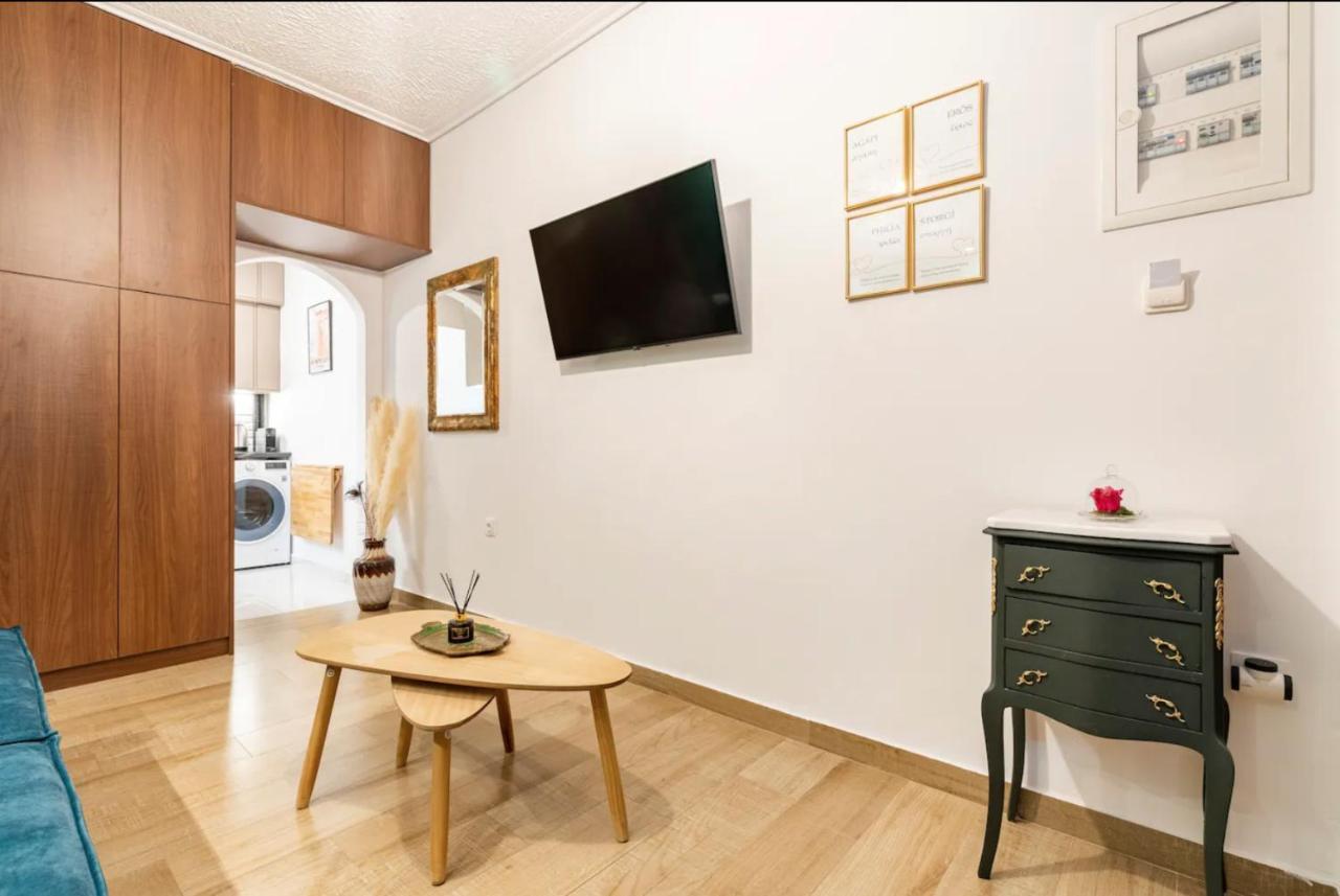 Cute Tiny Apartment In The Heart Of Flisvos Athen Eksteriør billede